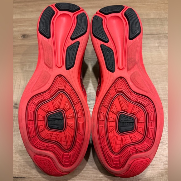 Nike Red Athletic Running Shoes with Silver Swoosh - Picture 5 of 5